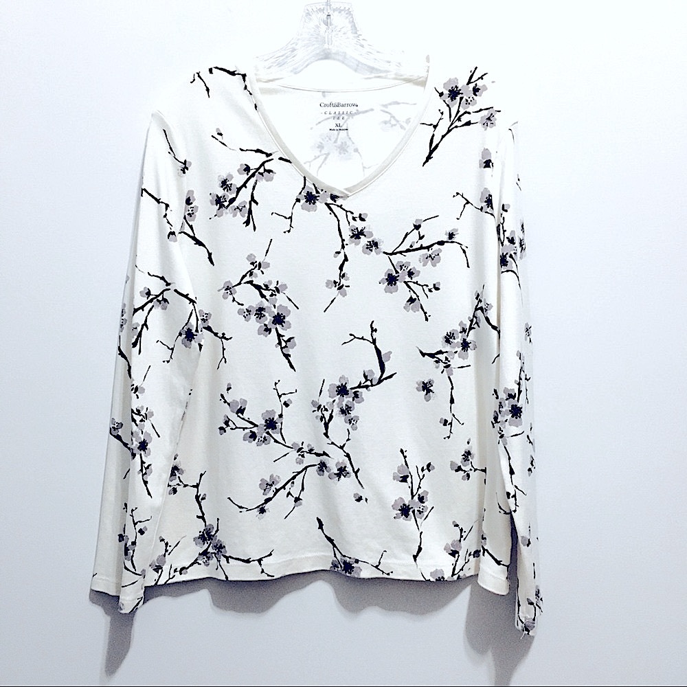 Croft & Barrow Women’s V Neck Floral Long Sleeves Blouse